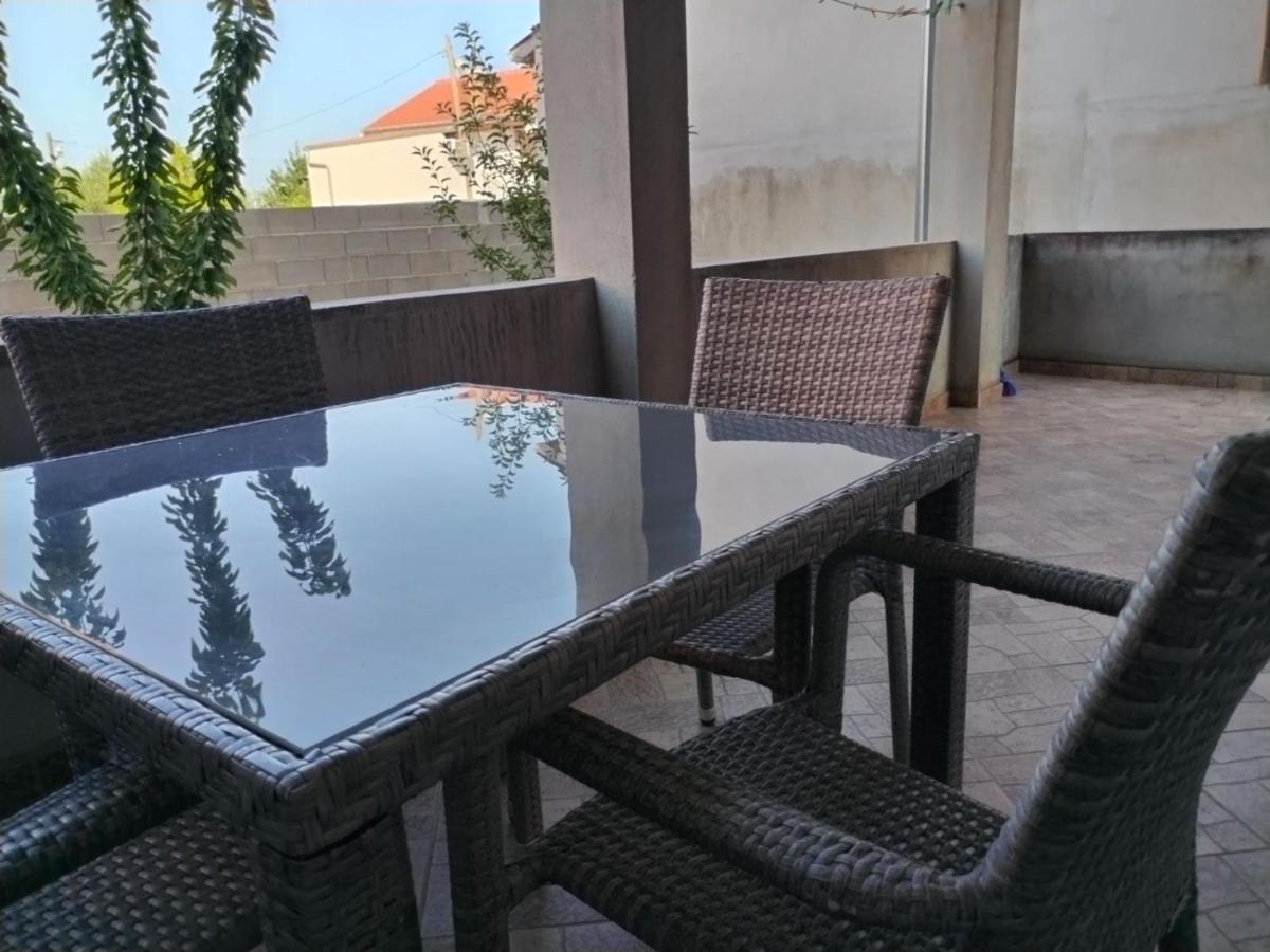 Apartman Kristina Sa Dvije Sobe Biograd Na Moru Dış mekan fotoğraf