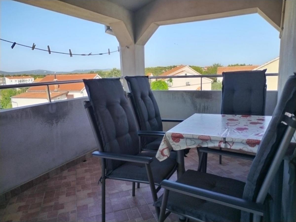 Apartman Kristina Sa Dvije Sobe Biograd Na Moru Dış mekan fotoğraf