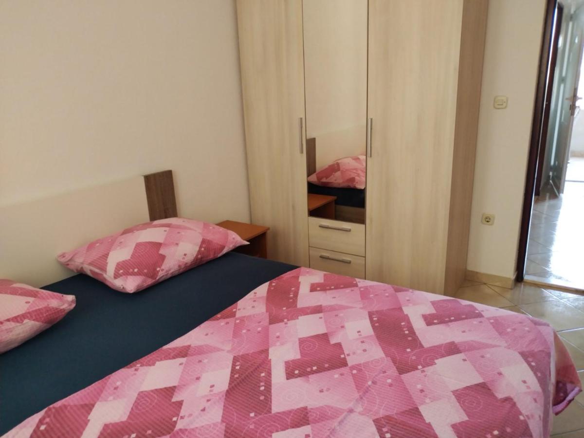 Apartman Kristina Sa Dvije Sobe Biograd Na Moru Dış mekan fotoğraf