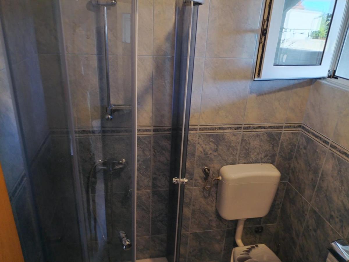 Apartman Kristina Sa Dvije Sobe Biograd Na Moru Dış mekan fotoğraf